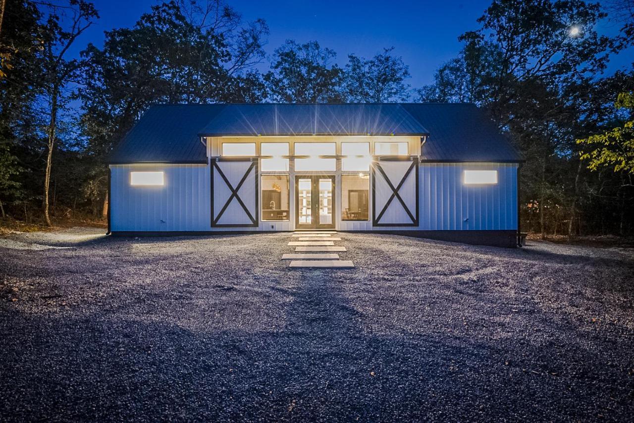 "The Barndo" 4Br Luxury Cabin, Hot Tub, Fire Pit, Bunks, Arcades, Playhouse! Броукън Боу Екстериор снимка