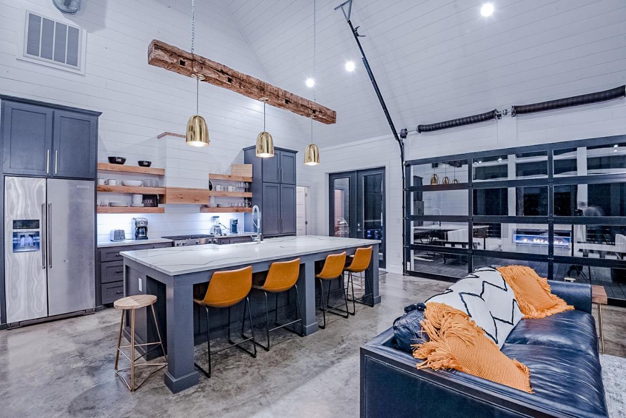 "The Barndo" 4Br Luxury Cabin, Hot Tub, Fire Pit, Bunks, Arcades, Playhouse! Броукън Боу Екстериор снимка