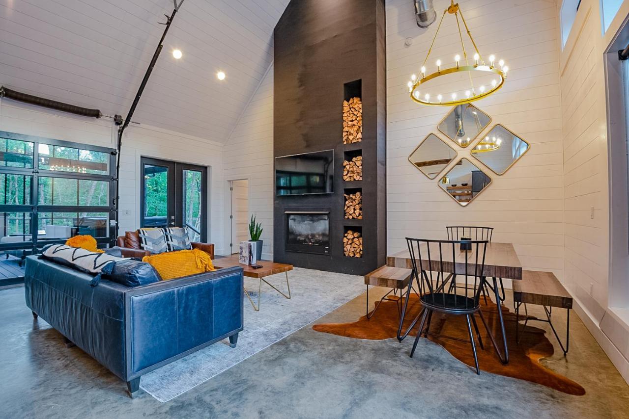 "The Barndo" 4Br Luxury Cabin, Hot Tub, Fire Pit, Bunks, Arcades, Playhouse! Броукън Боу Екстериор снимка