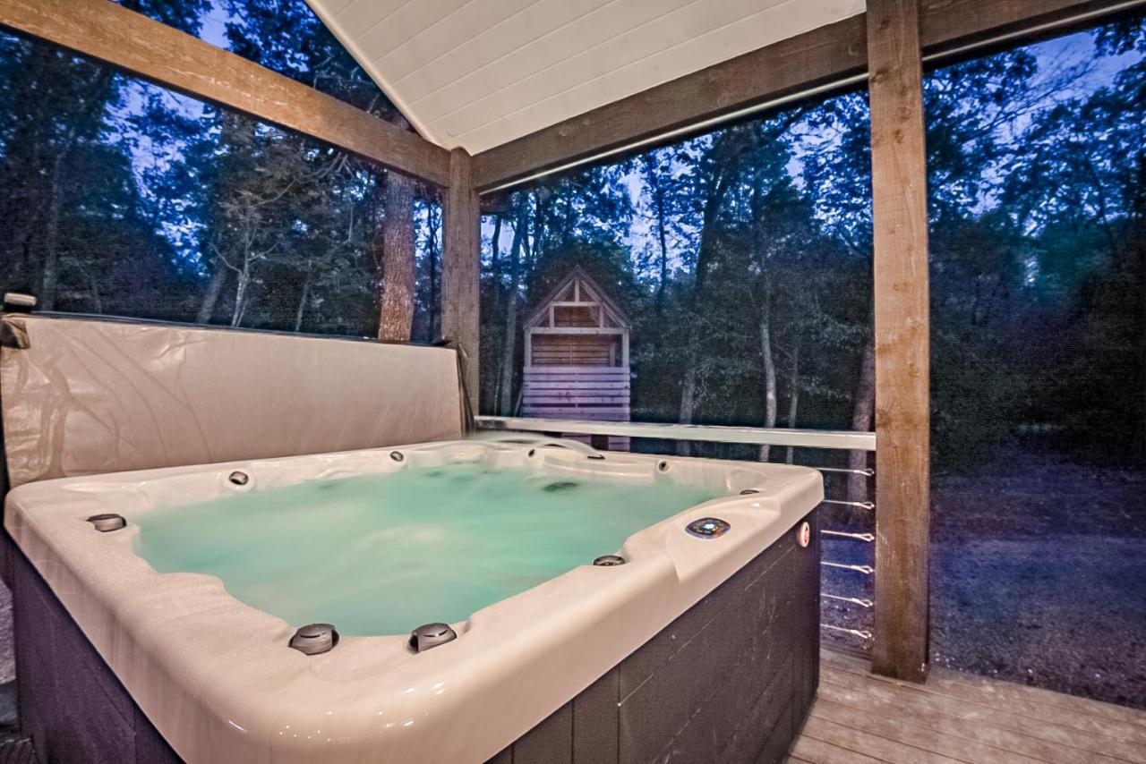 "The Barndo" 4Br Luxury Cabin, Hot Tub, Fire Pit, Bunks, Arcades, Playhouse! Броукън Боу Екстериор снимка