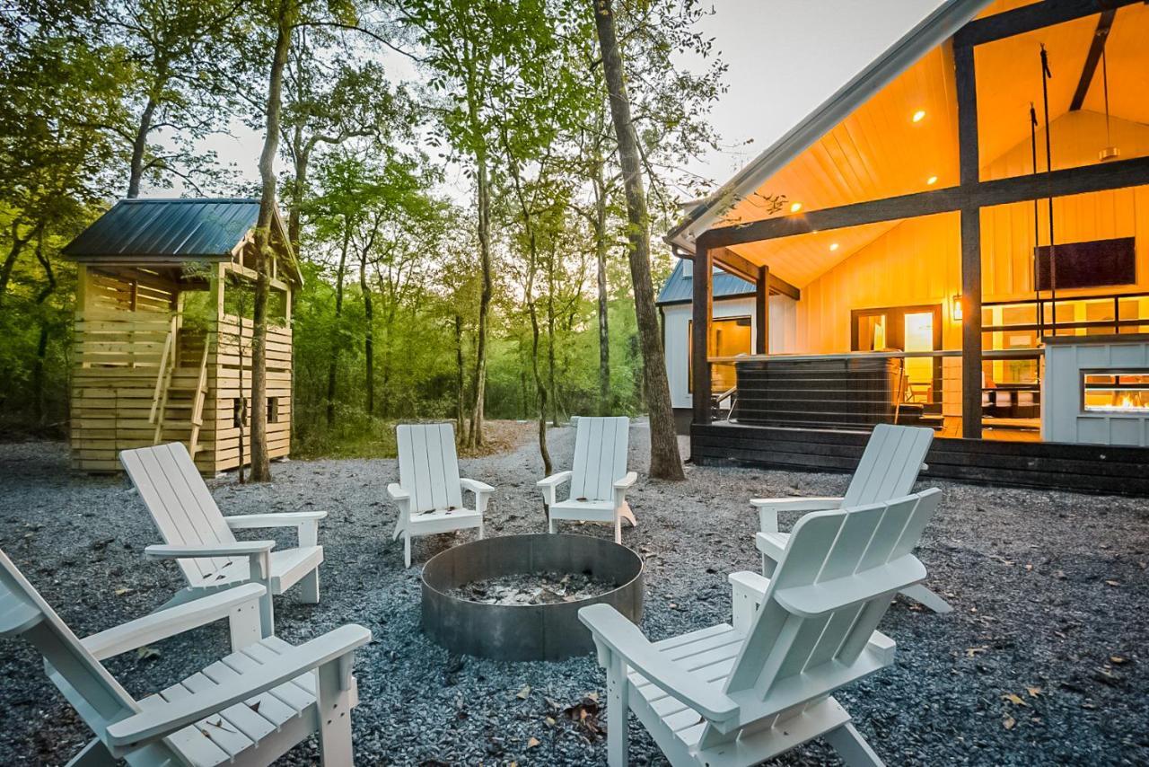 "The Barndo" 4Br Luxury Cabin, Hot Tub, Fire Pit, Bunks, Arcades, Playhouse! Броукън Боу Екстериор снимка