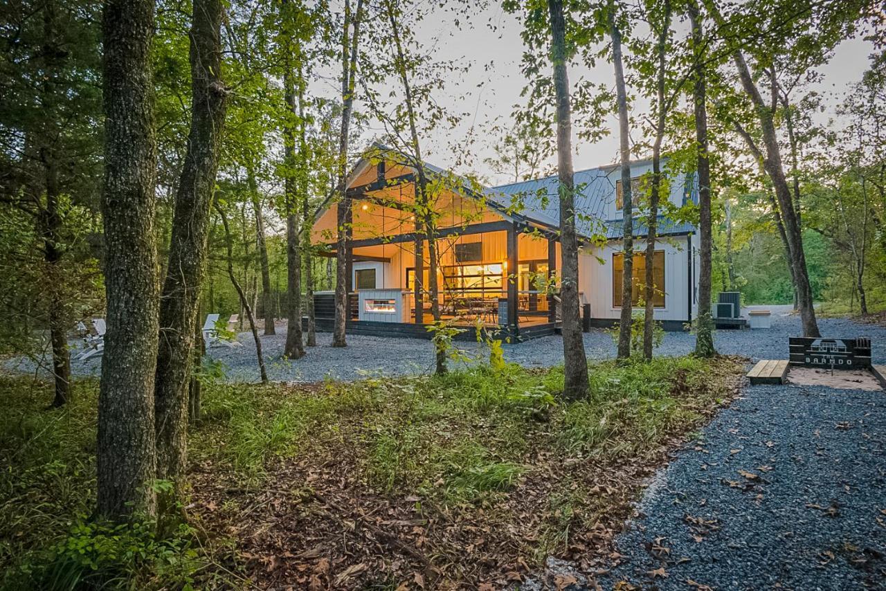 "The Barndo" 4Br Luxury Cabin, Hot Tub, Fire Pit, Bunks, Arcades, Playhouse! Броукън Боу Екстериор снимка
